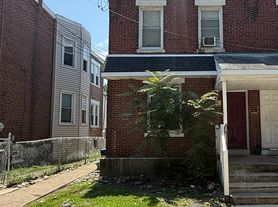 2 bed, 1.0 bath, 600 sqft, $1,250