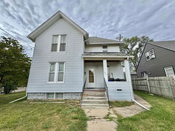 523 Salter Ave, Rockford, IL 61102