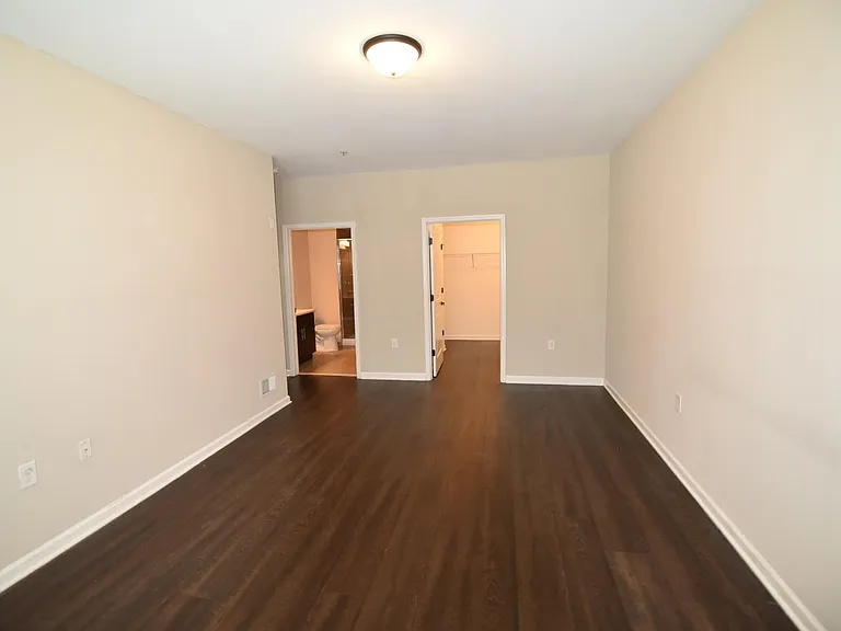 475 Avenel St #106 — Photo 5