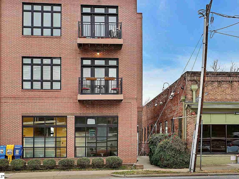 1st image of 301 Augusta St #204