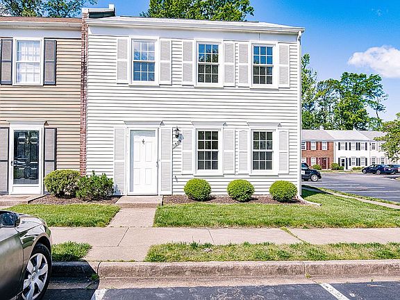 4th image of 1579 Front Royal Dr