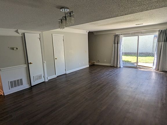 2nd image of 901-16B Olmstead Ave