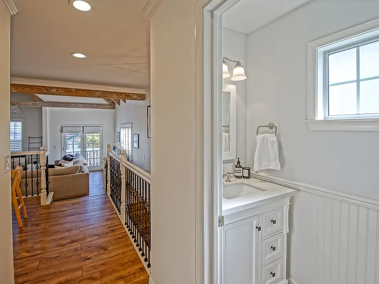 1543 Stanford Ave — Photo 13