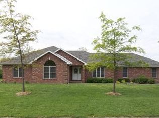 413 Country Club Dr, Red Bud, IL 62278
