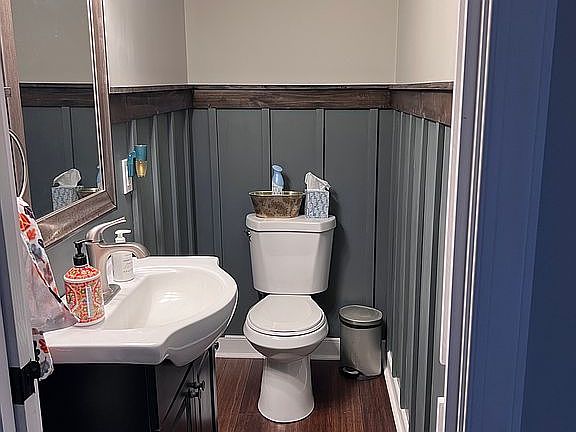 2nd image of 7187 Higgins Ln