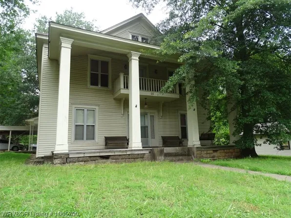 111 N Logan St, Charleston, AR 72933