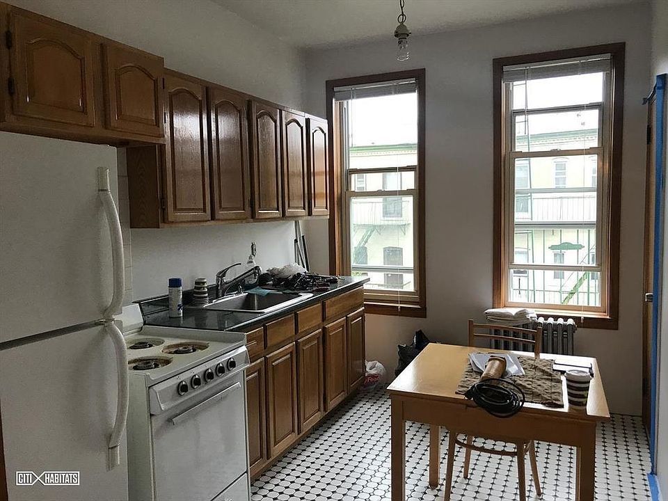 2nd image of 3026 43rd St #3RL