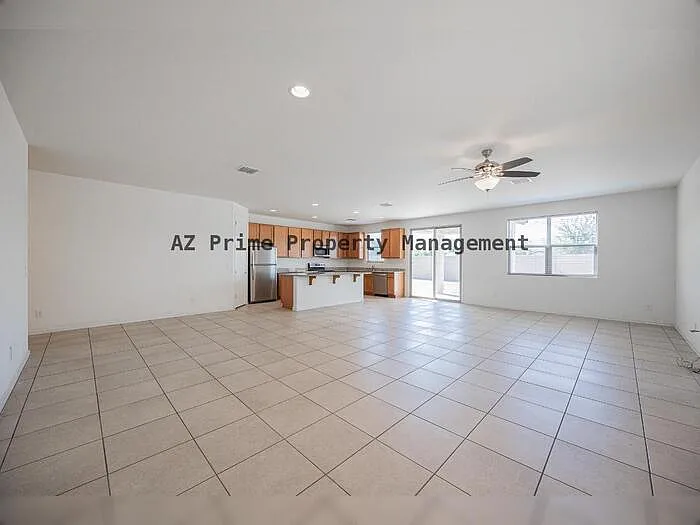 3 bed, 2.5 bath, 1901 sqft, $2,495 — Photo 4