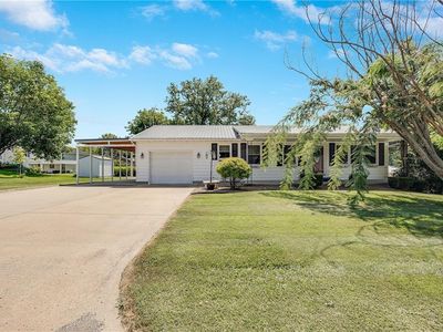 1 W 15th St, Carrollton, MO, 64633