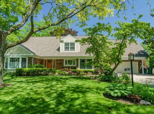1285 Wincanton Dr, Deerfield, IL