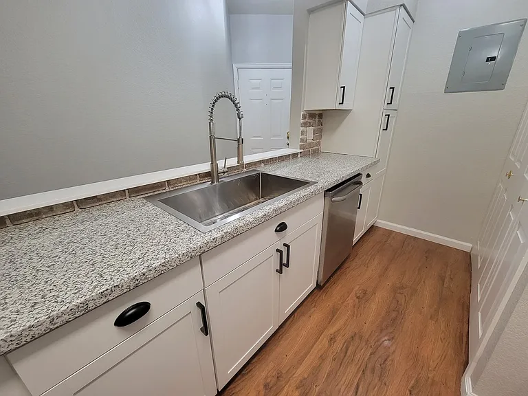 7438 Singing Hills Dr — Photo 12