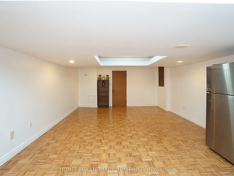 594 Queen Victoria Dr #GOUND BASEMENT — Photo 21