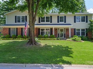 12378 Woodline Dr, Saint Louis, MO 63141