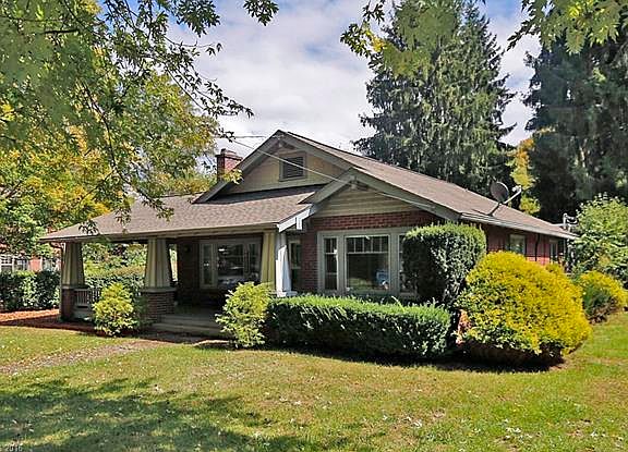 2nd image of 671 Brown Ave