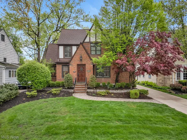 21280 Maplewood Ave, Rocky River, OH 44116