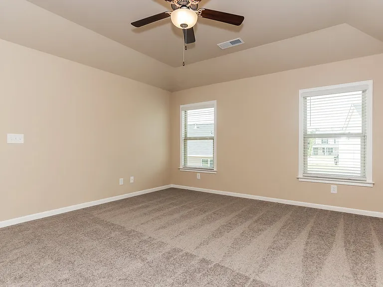 11 Madison Ln — Photo 8
