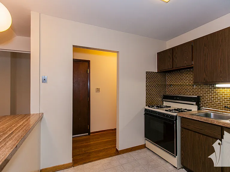 875 W Lill Ave — Photo 6