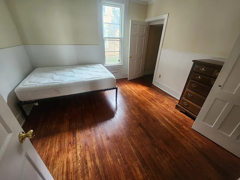 115 Tompkins St — Photo 5