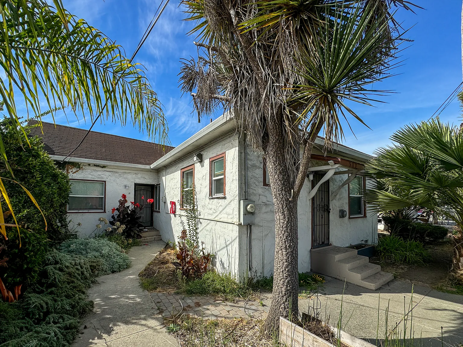 1 bed, 1.0 bath, 575 sqft, $2,200 — Photo 2