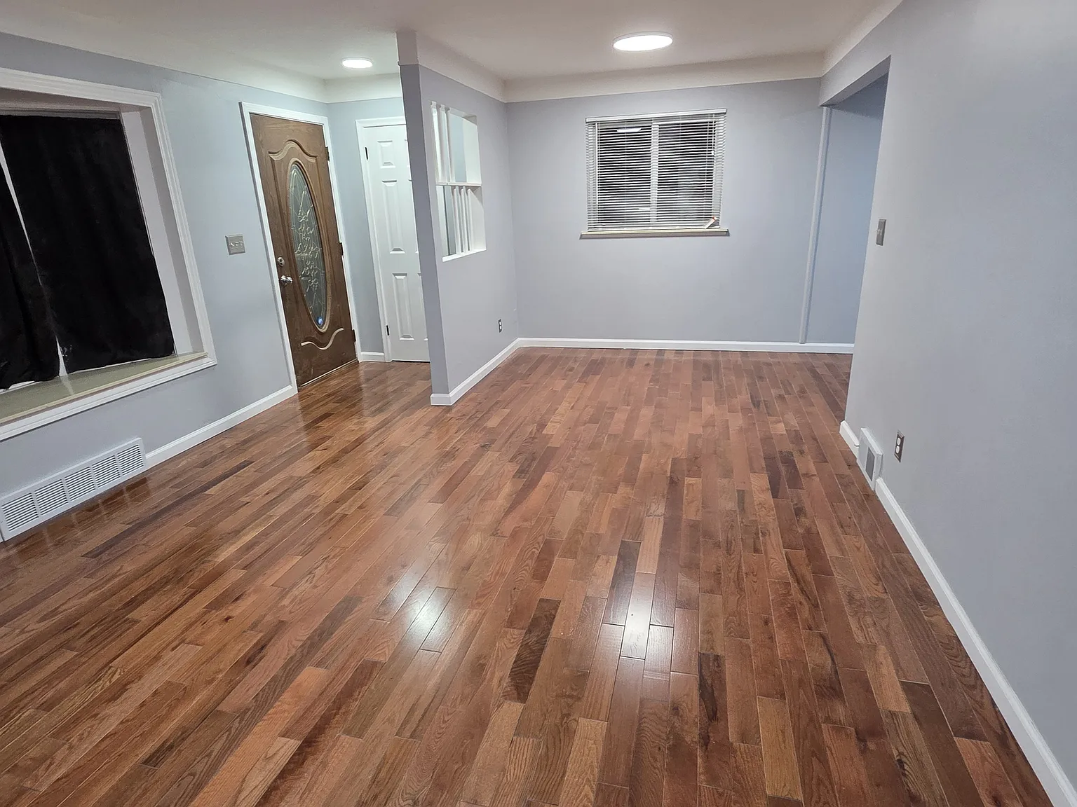 3 bed, 1036 sqft, $2,100 — Photo 4