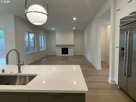 5th image of 4826 N Adams St #110