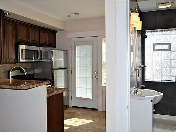 4th image of 38 Dakota St APT 10