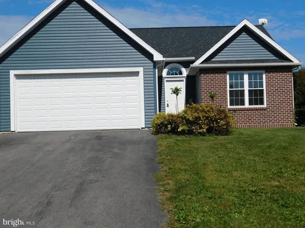 54 Farmhouse Ct, Mifflintown, PA 17059