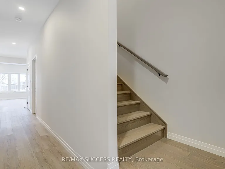 147 Siebert Ave — Photo 23