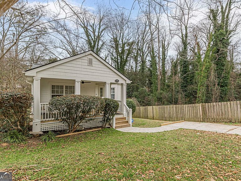 Listing photo 4