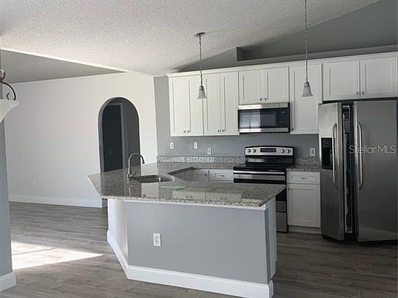 4th image of 915 Gateshead Ct