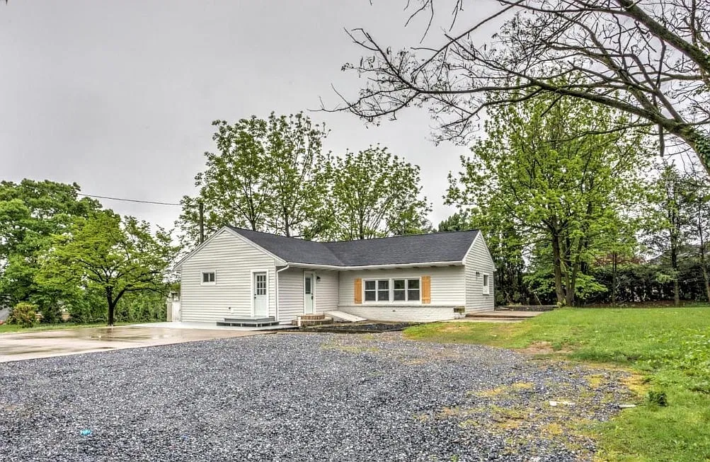 150 West Governor Road - 1 — Photo 1