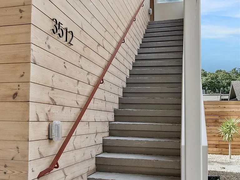 3512 Mount Vernon St — Photo 3