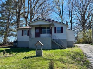 284 Lawson Ln, Jacksboro, TN 37757