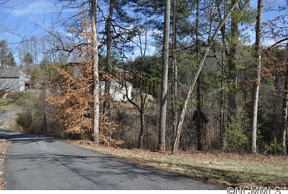 1st image of 24 Stonepath Ln