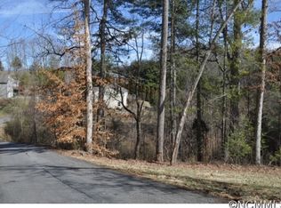 24 Stonepath Ln, Weaverville, NC 28787