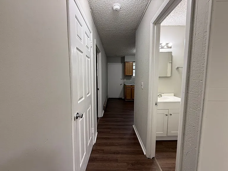 2303 Burns St — Photo 5