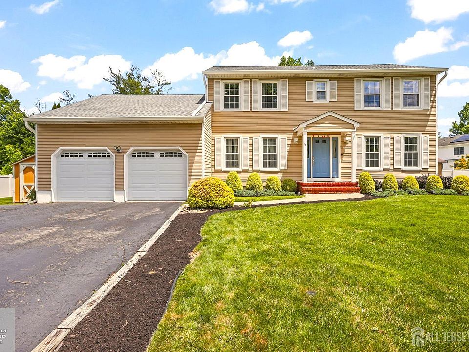 1st image of 78 Henderson Rd