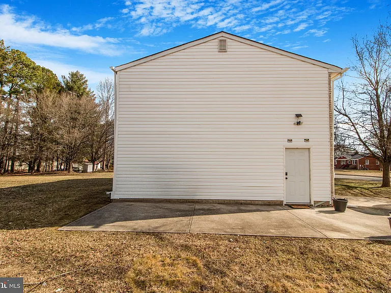 7602 Mezmer Ln — Photo 20