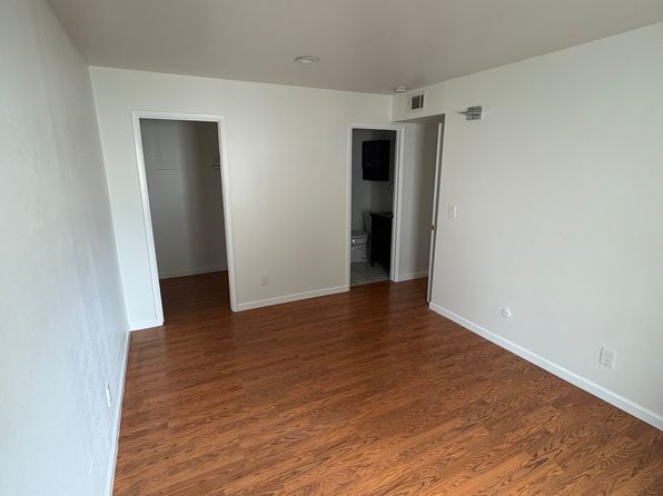 32970 Lake Wawasee St