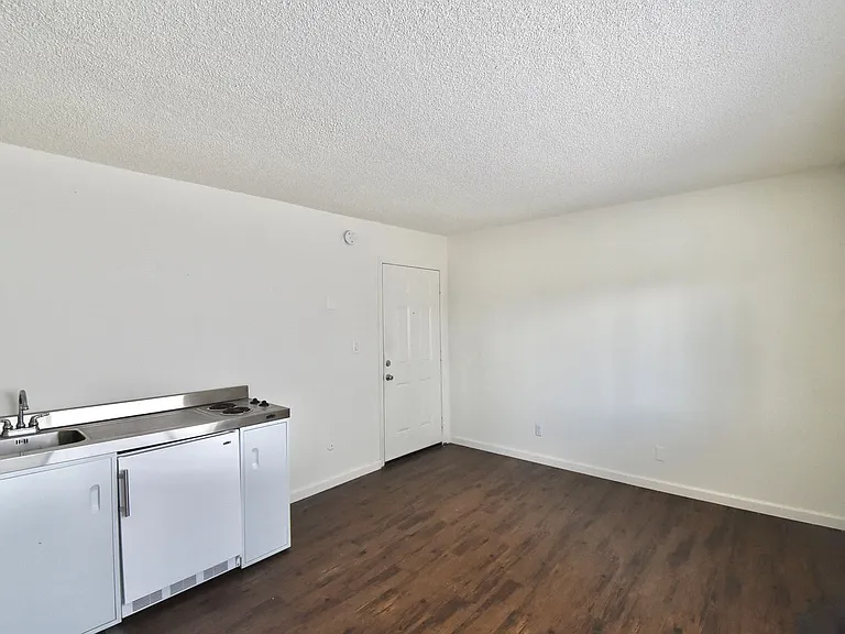 5321-25 — Photo 2