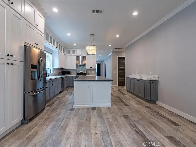 6940 Peach Ave — Photo 18