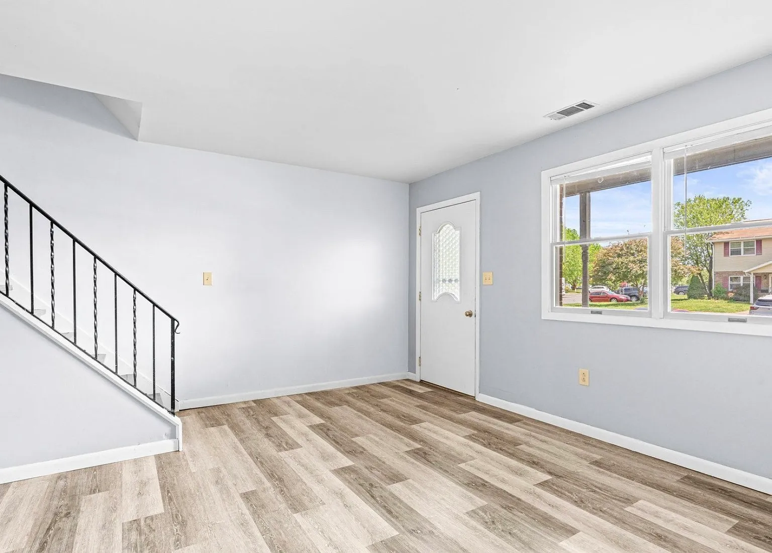 525 Mountainview Rd — Photo 2