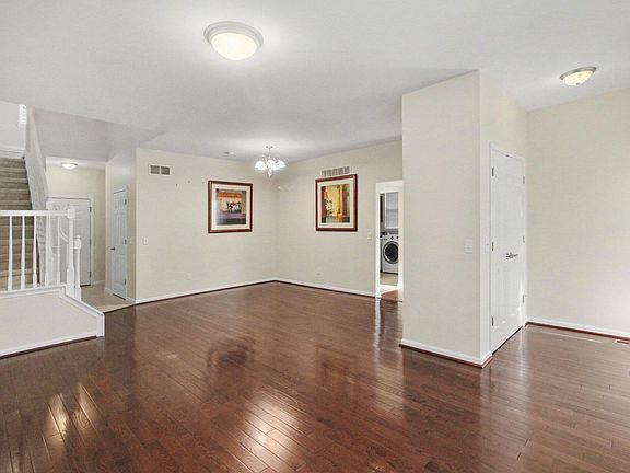 4th image of 41574 Mitchell Rd