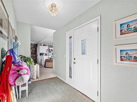 2nd image of 9C Clover Ln