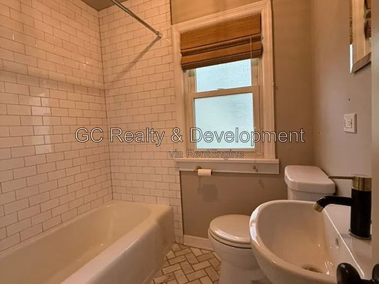255 Crest Rd — Photo 16
