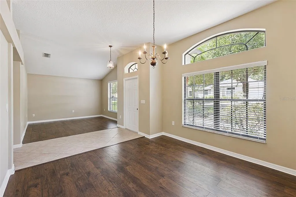 4 bed, 2.0 bath, 2074 sqft, $2,395 — Photo 3