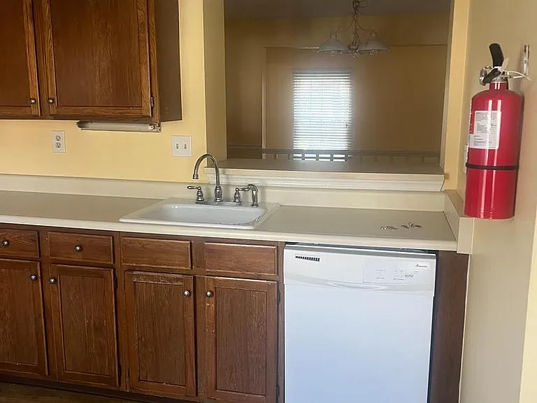 89 Dorchester Cir — Photo 7
