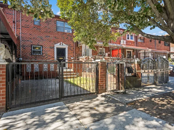 412 Hendrix Street image 2 of 27