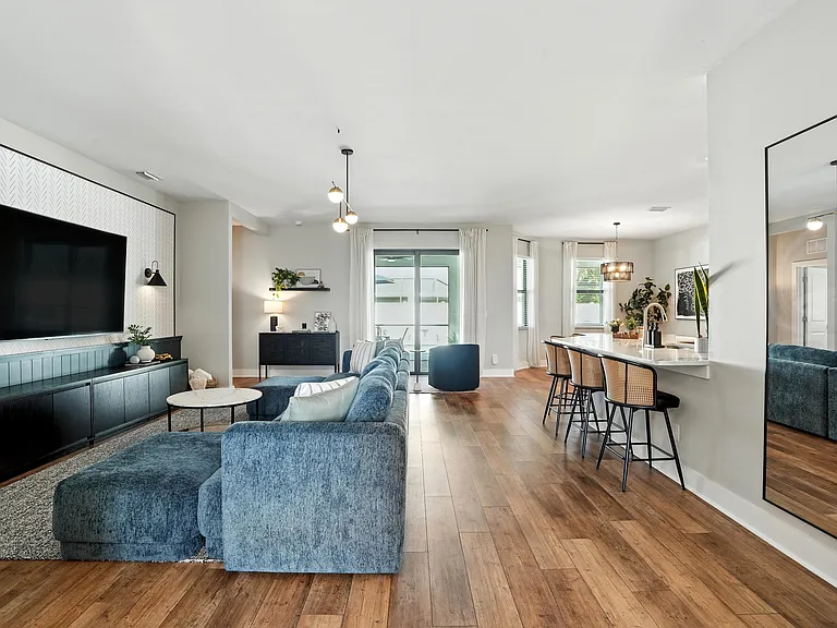 4226 SW 13th Ave — Photo 5