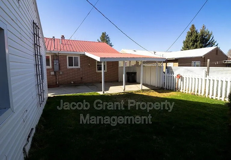 251 Garden St — Photo 2